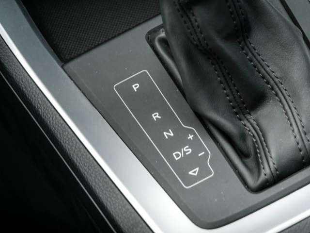 Audi  Q3 35