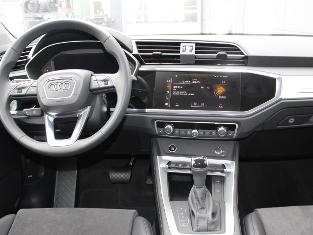 Audi Q3 Sportback 35 1.5 TFSI S- line +sofort verfügbar