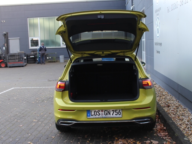 VW Golf VIII 1.5 eTSI Style DSG LED/NAVI/RFK/ACC