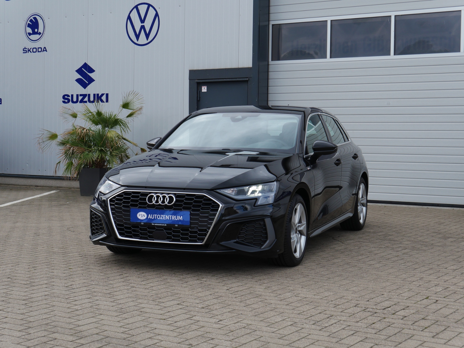 Eyecatcher Fahrzeug Audi A3 Sportback 1.5 TFSI S line DSG ACC NAVI SITZHZG MFL PDC-hinten CLIMA APP
