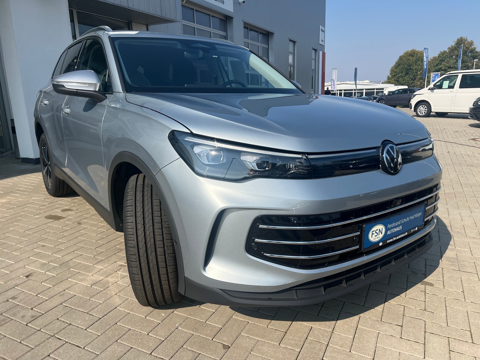 Eyecatcher Fahrzeug VW Tiguan  Elegance 1,5l eHybrid