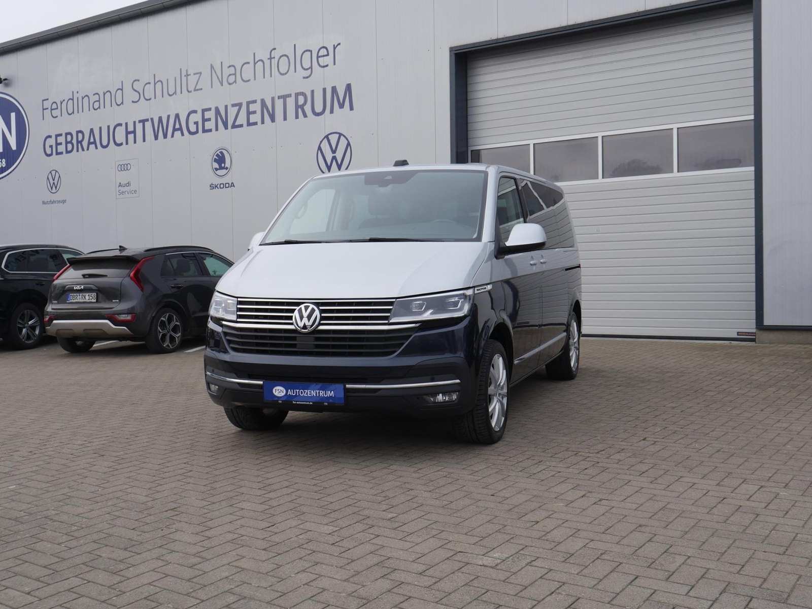 Eyecatcher Fahrzeug VW T6.1 Multivan 2.0 TDI Generation Six DSG AHK STANDHZG NAVI ACC SITZHZG RFK FSH LED MFL