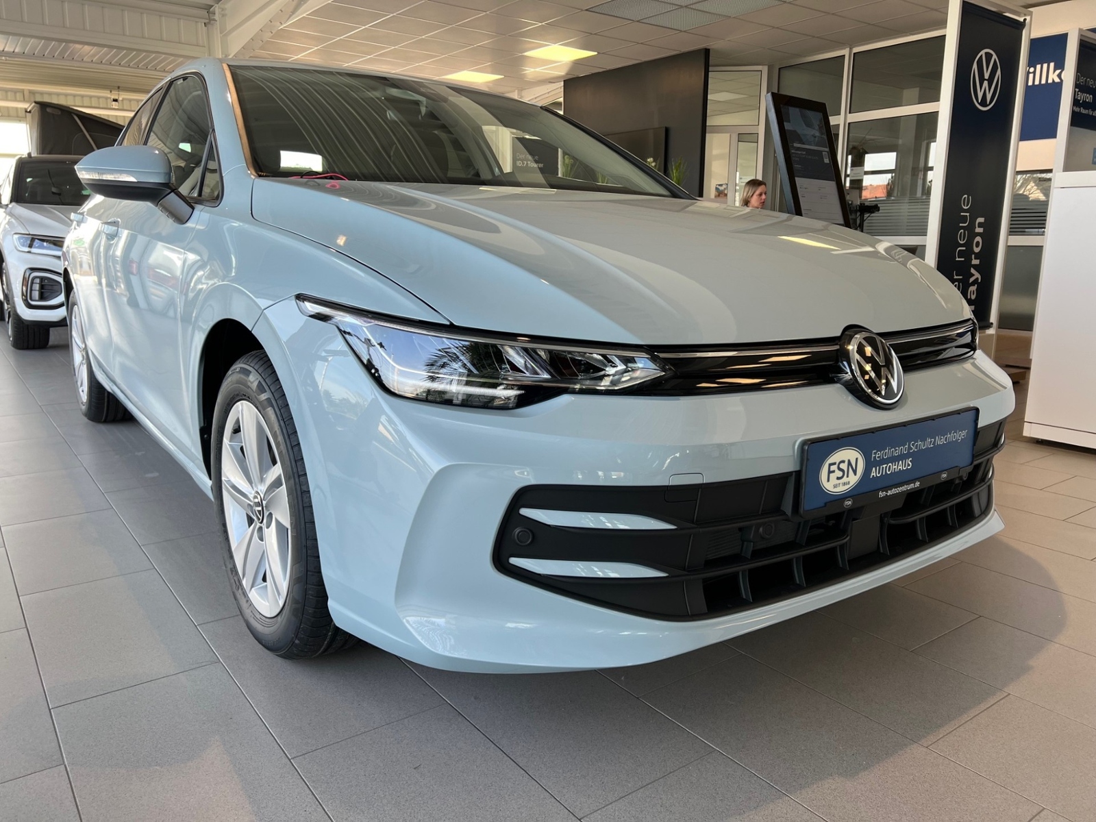 Eyecatcher Fahrzeug VW Golf Life 1,5 l TSI SZHG LED APP CONNECT