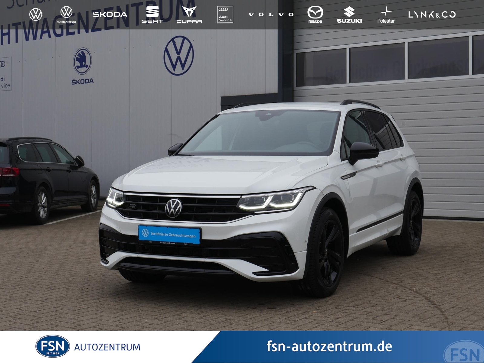 Eyecatcher Fahrzeug VW Tiguan 2.0 TDI R-Line DSG AHK ACC NAVI STANDHZG RFK SITZHZG MATRIX-LED MFL LMF