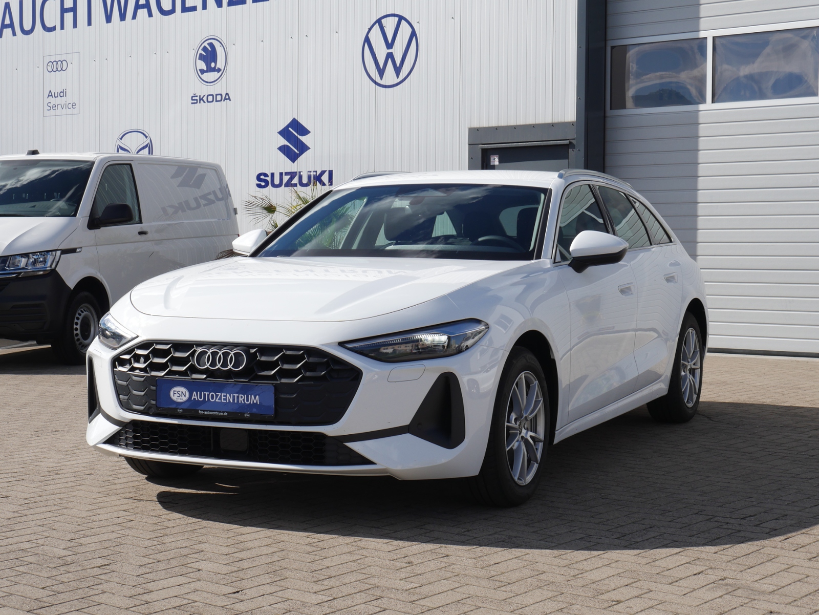 Eyecatcher Fahrzeug Audi A5 Avant 2.0 TFSI DSG NAVI TEMPOMAT SITZHZG MFL PDC-hinten LMF AID CLIMA