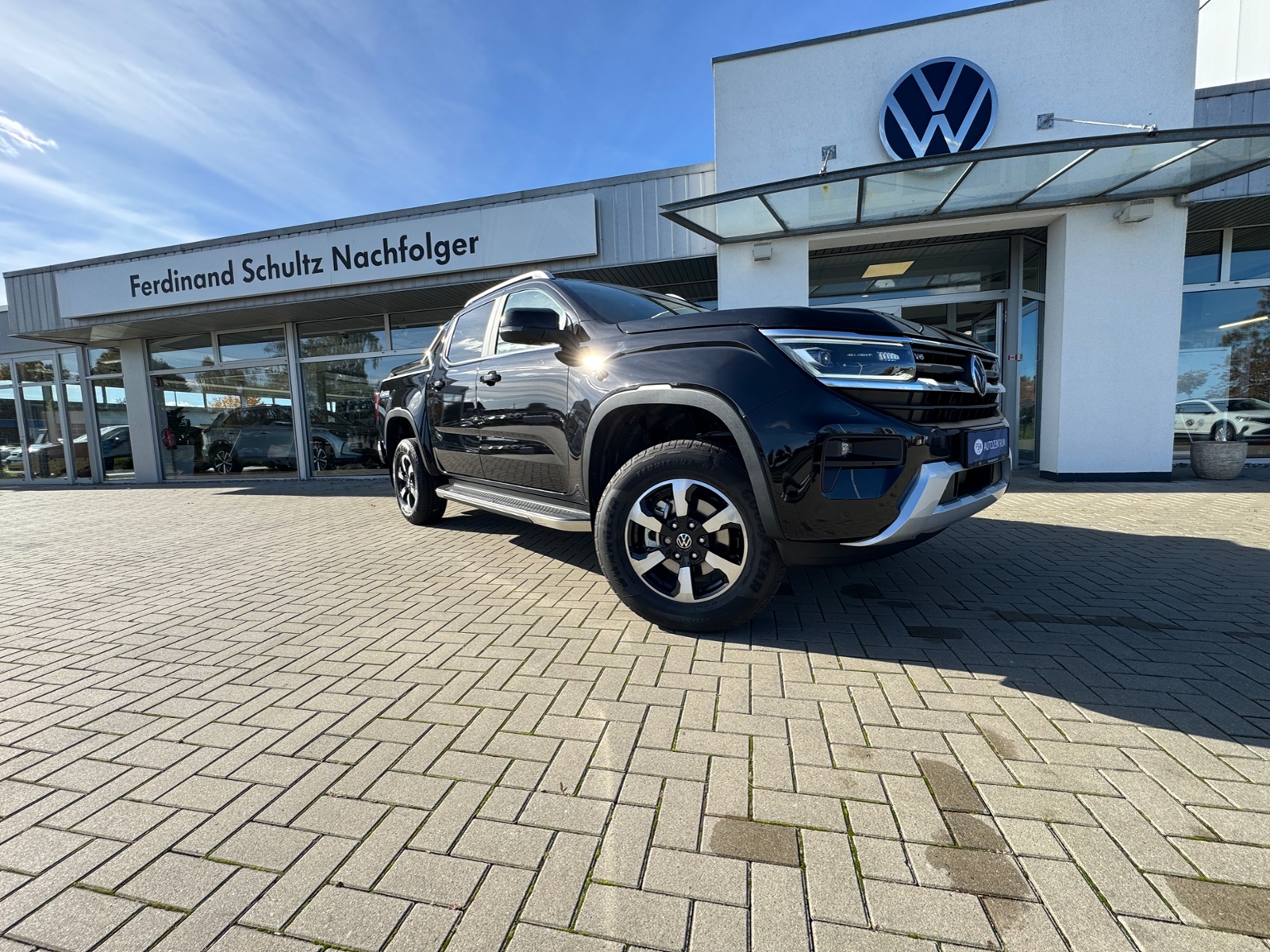 Eyecatcher Fahrzeug VW Amarok Style DC Motor: 3.0 TDI 177 kW Getriebe: 10-Gang Automatik 4MOTION erweitert zuschaltbar Rads Style DC Motor: 3.0 TDI IQ-Light, Rollcover, Navi, elektrische Sitze