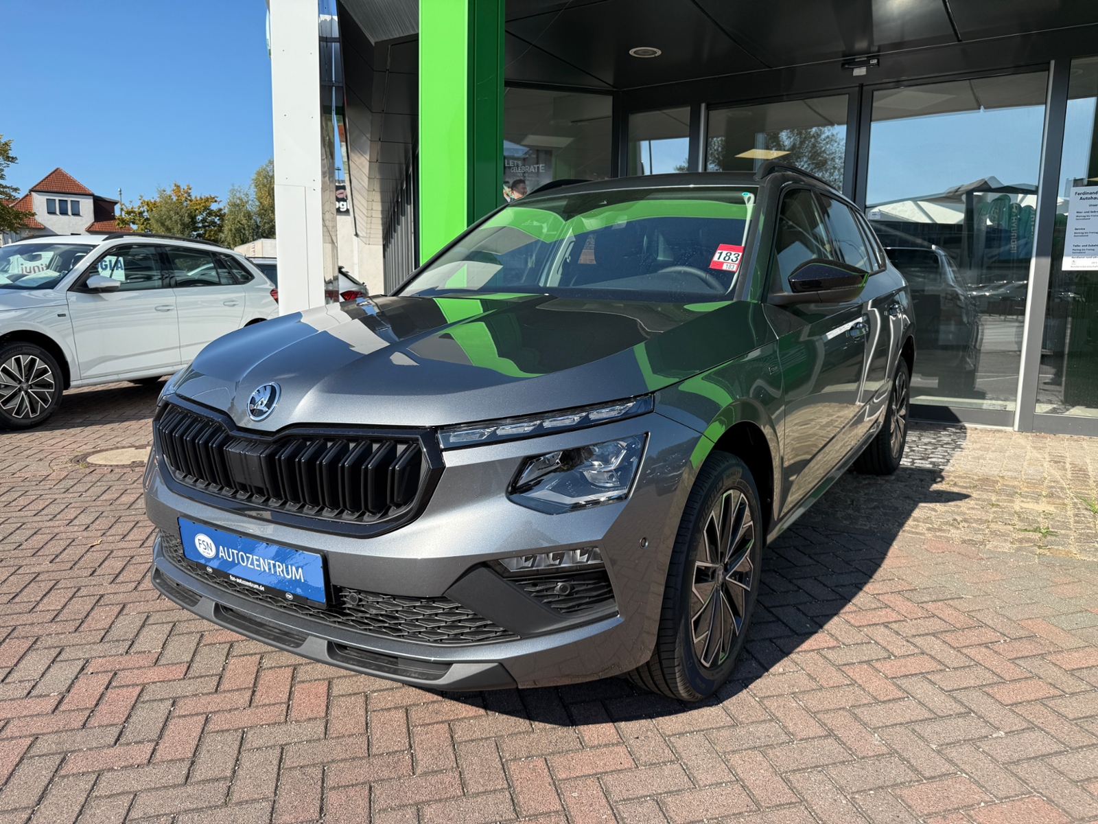 Eyecatcher Fahrzeug Skoda Kamiq Tour 1.5 TSI DSG 150PS AHK/MATRIX/RFK/SHZ