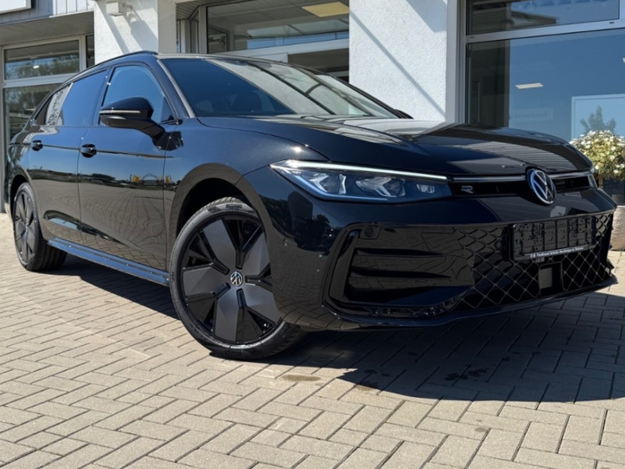 Eyecatcher Fahrzeug VW Passat R-Line 2,0l TDI 4MOTION MATRIX SIGNATURE