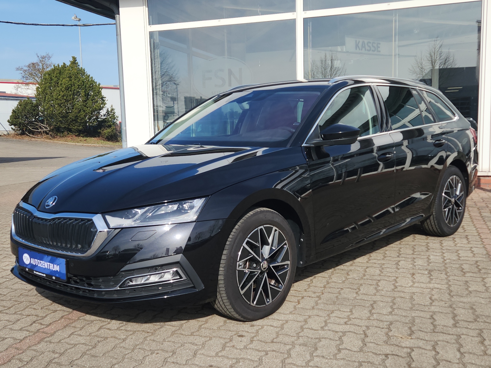Eyecatcher Fahrzeug Skoda Octavia 2.0 TDI DSG Style Matrix AHK RFK HeadUp